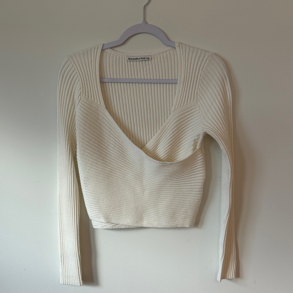 Abercrombie & Fitch White V-Neck Sweater